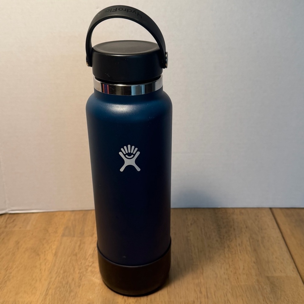 Hydro Flask 40oz Wide Mouth Water Bottle Dark Blue Flex Lid w/ Black Boot